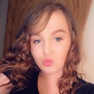 Meet your Posher, Alicia